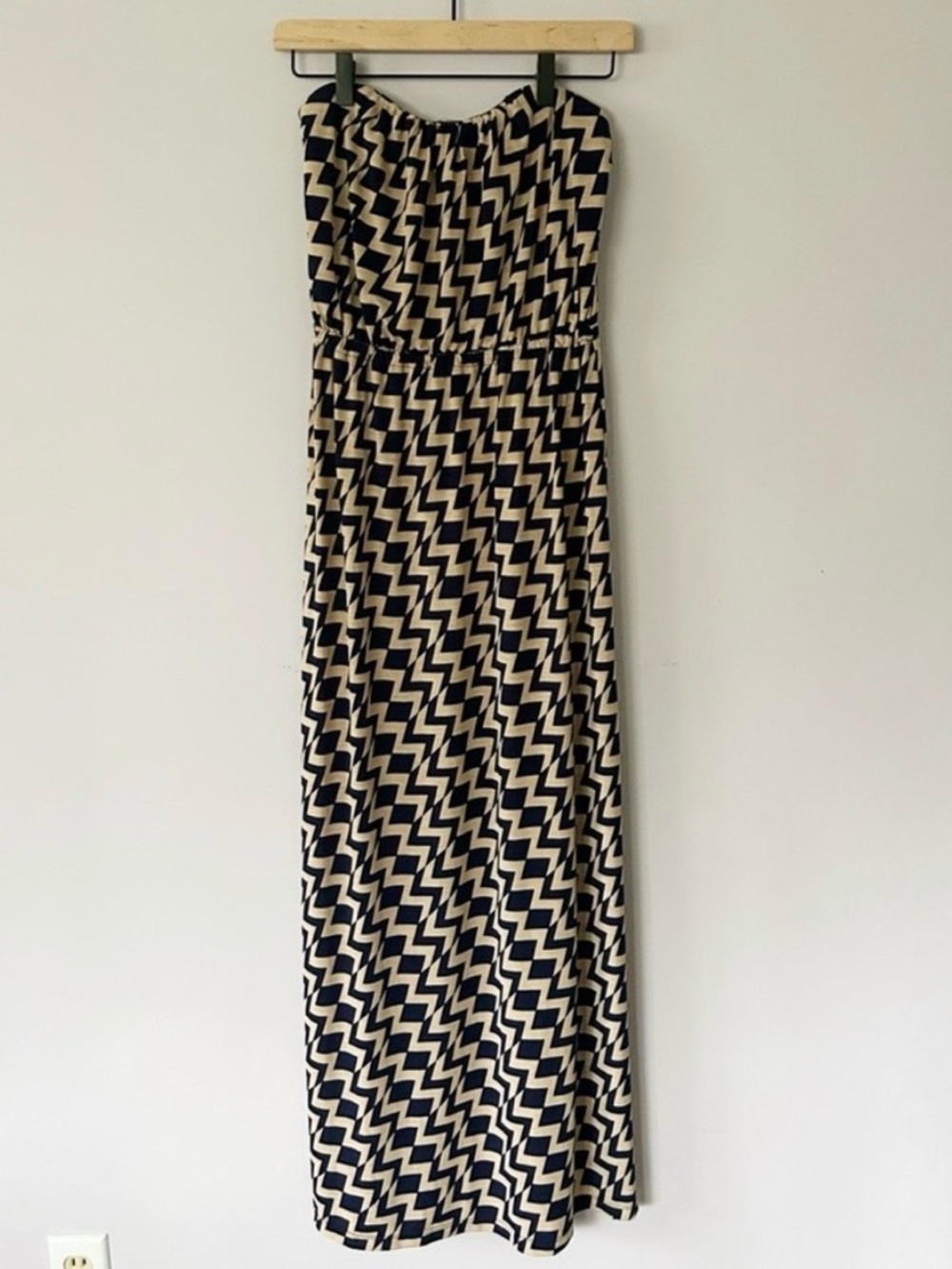 Three Pink Hearts, Trixxi Maxi Dress, Navy/Tan Geometric Print, EUC, Size Small